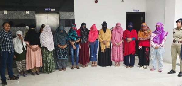 ભરૂચમાં રહેતા બાંગ્લાદેશીએ 60 જેટલી યુવતીઓને સેક્સ વર્કરના વેપલામાં ધકેલી ભરૂચમાં રહેતા બાંગ્લાદેશીએ 60 જેટલી યુવતીઓને સેક્સ વર્કરના વેપલામાં ધકેલી