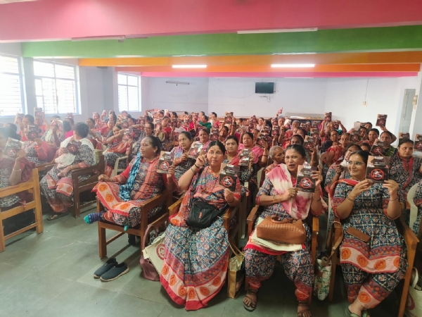 પોરબંદર ખાતે ‘બેટી બચાઓ બેટી પઢાઓ’ યોજના અંતર્ગત માર્ગદર્શન સેમિનારનું સફળ આયોજન. પોરબંદર ખાતે ‘બેટી બચાઓ બેટી પઢાઓ’ યોજના અંતર્ગત માર્ગદર્શન સેમિનારનું સફળ આયોજન.