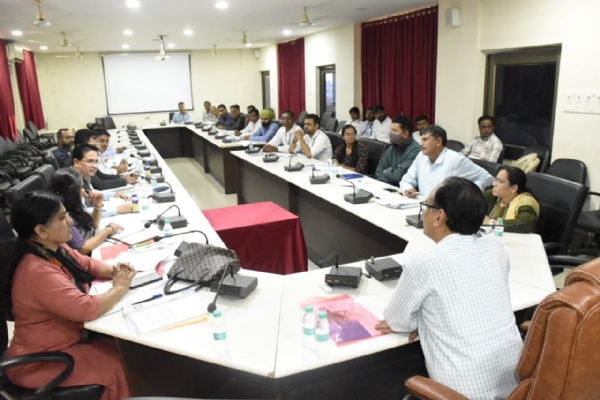 પોરબંદર જિલ્લા કલેક્ટરના અધ્યક્ષ સ્થાને ડીસીસી, સીડી રેશિયો અને ડીએલઆરસીની સંયુક્ત બેઠક યોજાઇ. પોરબંદર જિલ્લા કલેક્ટરના અધ્યક્ષ સ્થાને ડીસીસી, સીડી રેશિયો અને ડીએલઆરસીની સંયુક્ત બેઠક યોજાઇ.