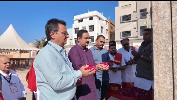 સોમનાથ ખાતે સરદાર વલ્લભભાઈ પટેલ સોમનાથ ખાતે સરદાર વલ્લભભાઈ પટેલ