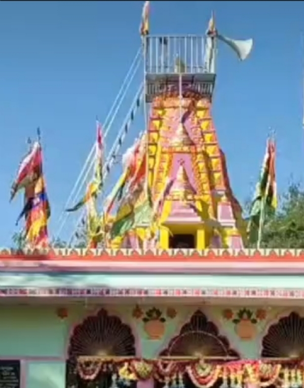 ખલીપુર ગામે આવેલા રામાપીરના મંદિર નજીક ભાવિક ભક્તોની સુવિધા માટે ધર્મશાળા અને અન્નક્ષેત્રના નિર્માણ કાર્યનું ખાતમુહૂર્ત કરવામાં આવ્યું ખલીપુર ગામે આવેલા રામાપીરના મંદિર નજીક ભાવિક ભક્તોની સુવિધા માટે ધર્મશાળા અને અન્નક્ષેત્રના નિર્માણ કાર્યનું ખાતમુહૂર્ત કરવામાં આવ્યું