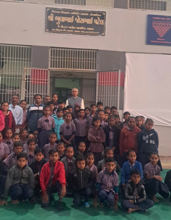 આણંદ જિલ્લાના પલોલ ગામની પ્રાથમિક શાળાના સામાન્ય ઓરડામાં રાજ્યપાલનો રાત્રી વિશ્રામ આણંદ જિલ્લાના પલોલ ગામની પ્રાથમિક શાળાના સામાન્ય ઓરડામાં રાજ્યપાલનો રાત્રી વિશ્રામ