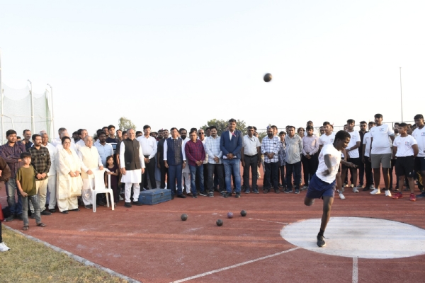 કેન્દ્રીય ખેલ મંત્રી ડો. મનસુખ માંડવીયાએ પોરબંદર લોકસભાના સાંસદ ખેલ મહોત્સવનો પ્રારંભ કરાવ્યો. કેન્દ્રીય ખેલ મંત્રી ડો. મનસુખ માંડવીયાએ પોરબંદર લોકસભાના સાંસદ ખેલ મહોત્સવનો પ્રારંભ કરાવ્યો.