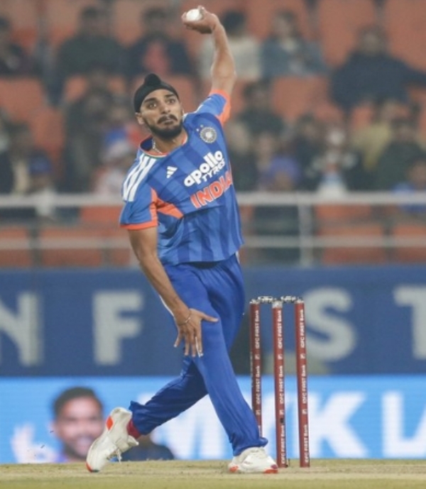 ભારતના ડાબોડી ઝડપી બોલર અર્શદીપ સિંહ ભારતના ડાબોડી ઝડપી બોલર અર્શદીપ સિંહ