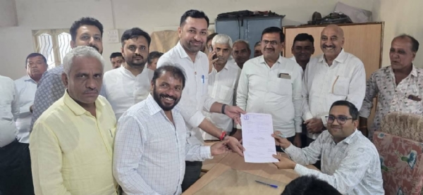 રાજુલા સરદાર પટેલ માર્કેટિંગ યાર્ડની ચૂંટણીમાં ભાજપના ઉમેદવારો દ્વારા 16 બેઠકો માટે ઉમેદવારી પત્રક રજૂ