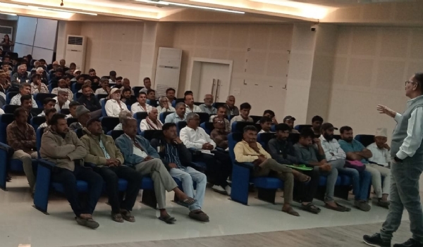 પોરબંદર તાલુકાના ખિસ્ત્રી, બખરલા અને ઓડદર ક્લસ્ટરના ખેડૂતોની પ્રાકૃતિક ખેતીની તાલીમ યોજાઈ. પોરબંદર તાલુકાના ખિસ્ત્રી, બખરલા અને ઓડદર ક્લસ્ટરના ખેડૂતોની પ્રાકૃતિક ખેતીની તાલીમ યોજાઈ.