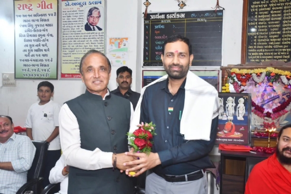 મોટાસમઢીયાળા ગામે આયોજિત અભિવાદન સમારોહમાં મળેલા આત્મીય સન્માન બદલ સર્વે ગ્રામજનો પ્રત્યે આભાર વ્યક્ત