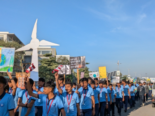 સેવ એનર્જી, સેવ અર્થ” વિષય પર શાળા વિદ્યાર્થીઓની જાગૃતિ રેલી સેવ એનર્જી, સેવ અર્થ” વિષય પર શાળા વિદ્યાર્થીઓની જાગૃતિ રેલી