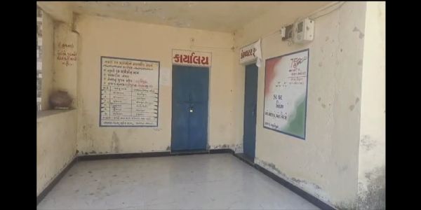 પંચમહાલમાં વધુ એક લગ્ન નોંધણીના કૌભાંડની આશંકા, પુરતા દસ્તાવેજ અને સહીઓ વગર લગ્ન નોંધણી સર્ટિફિકેટ અપાયું હોવાનો એક પરીવારનો આક્ષેપ