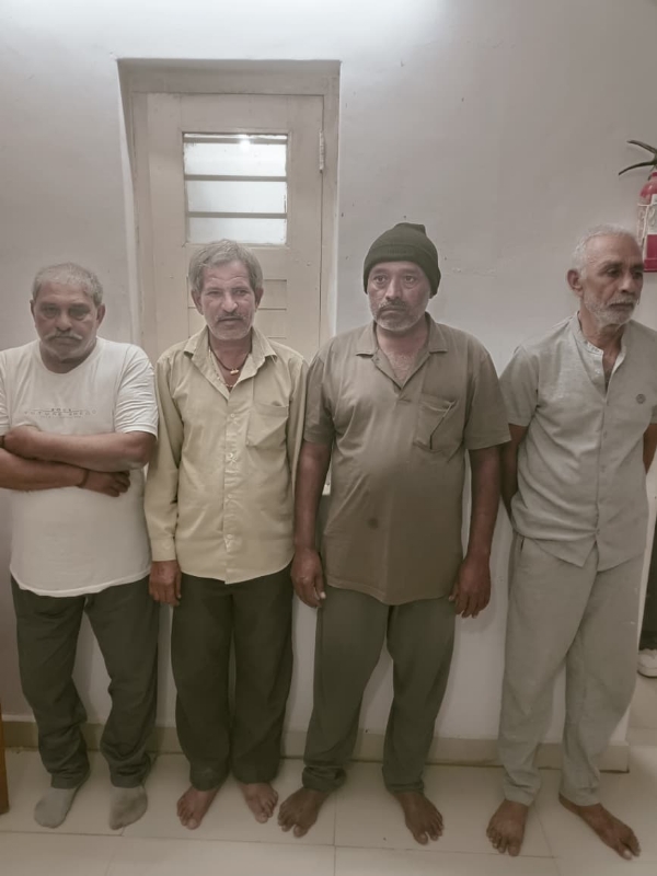 પાતા ગામે જુગાર રમી રહેલ 4 શખ્સો ઝડપાયા. પાતા ગામે જુગાર રમી રહેલ 4 શખ્સો ઝડપાયા.