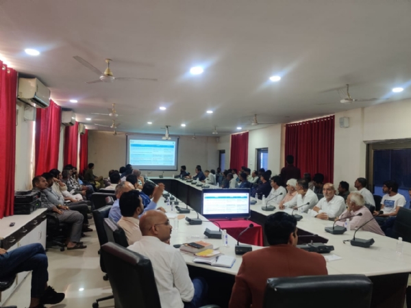 પોરબંદર ખાતે બિલ્ડિંગ લાઈમસ્ટોન ખનિજ અંગે માર્ગદર્શન કેમ્પ યોજાયો. પોરબંદર ખાતે બિલ્ડિંગ લાઈમસ્ટોન ખનિજ અંગે માર્ગદર્શન કેમ્પ યોજાયો.