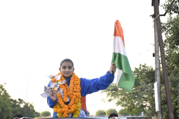 પોરબંદરમાં એશિયન યુથ પેરા ગેમ્સની બ્રોન્ઝ મેડલ વિજેતા પ્રિયાબેન કોડીયાતરનું ભવ્ય સન્માન.