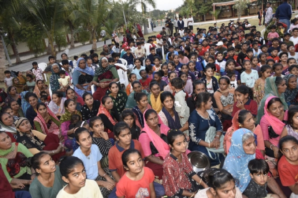 પોરબંદરમાં એશિયન યુથ પેરા ગેમ્સની બ્રોન્ઝ મેડલ વિજેતા પ્રિયાબેન કોડીયાતરનું ભવ્ય સન્માન.