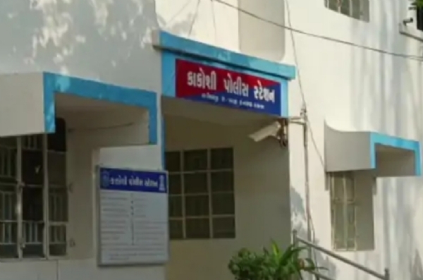 સેંસા ગામે બંધ મકાનમાથી રૂ. 1.50 લાખની ચોરી