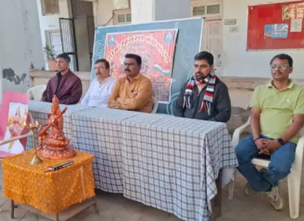 સાગોડિયા ગામની શ્રીમતી એલ.પી. શાહ કૃષિ ઉત્તર બુનિયાદી વિદ્યાલય ખાતે સીમા જાગરણ મંચ દ્વારા વિજય દિવસની ઉજવણી સાગોડિયા ગામની શ્રીમતી એલ.પી. શાહ કૃષિ ઉત્તર બુનિયાદી વિદ્યાલય ખાતે સીમા જાગરણ મંચ દ્વારા વિજય દિવસની ઉજવણી