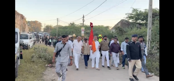 પાવાગઢ ખાતે પાવાગઢ પરિક્રમા નો આજે પ્રારંભ કરાયો, ધારાસભ્ય જયદ્રથ સિંહ પરમાર અને તાજપુરા નારાયણ ધામ ના લાલા બાપુ એ પરિક્રમા ને ખુલ્લી મુકી