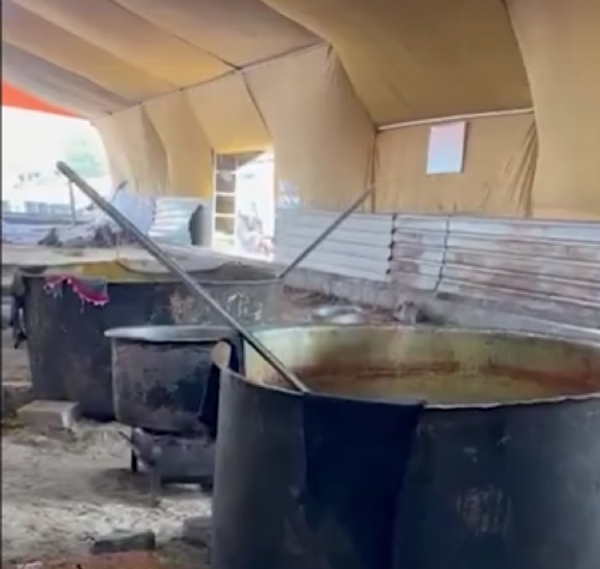 અનાવાડામાં ભાગવત કથામાં રોજ 50,000થી વધુ ભક્તો માટે વૈભવી ભોજન વ્યવસ્થા, લાકડાના ચૂલાં પર તૈયાર થતું વિશાળ ભોજન