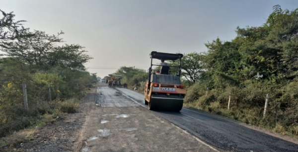 સુરેન્દ્રનગરમાં વનાળા- કંથારીયા- છલાળા- જોબાળા- નાગણેશ-રાણપુર રોડ પર રીસર્ફેસિંગની કામગીરી પૂરજોશમાં