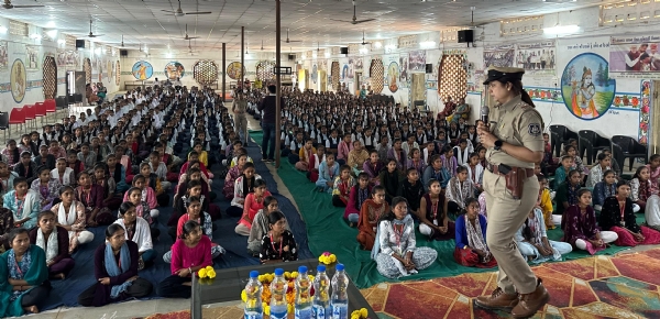 ગુજરાત રાજ્યનો સૌ પ્રથમ અને મોટો મહિલાઓની સુરક્ષા,સાયબર અને ટ્રાફિક જાગૃતિ સેમિનાર યોજાયો