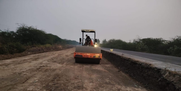 Malvan-Dasada forelane work in progress at a cost of Rs 225 crore in Surendranagar Malvan-Dasada forelane work in progress at a cost of Rs 225 crore in Surendranagar