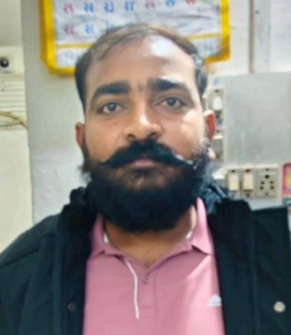 પ્રોહિબિશન કેસના ફરાર આરોપીની સિદ્ધપુર પોલીસ દ્વારા ધરપકડ પ્રોહિબિશન કેસના ફરાર આરોપીની સિદ્ધપુર પોલીસ દ્વારા ધરપકડ