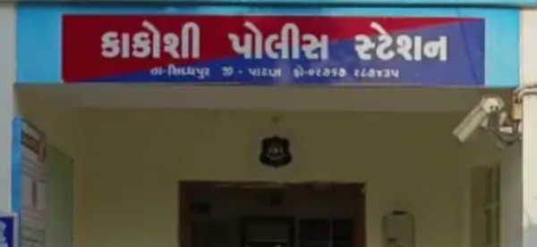 કુવારા ગામે ઈંટના ભઠ્ઠા પર બાળ મજૂરીનો પર્દાફાશ કુવારા ગામે ઈંટના ભઠ્ઠા પર બાળ મજૂરીનો પર્દાફાશ