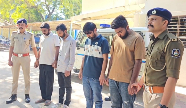 જૂનાગઢ અને સુરતથી ઓનલાઈન ઇન્વેસ્ટમેન્ટ અને ટ્રેડિંગ પ્લેટફોર્મમાં ફ્રોડ કરનારા 4 ને ઝડપી પાડ્યા