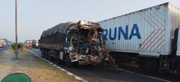 અંકલેશ્વર-પાનોલી હાઈવે પર આગળ ચાલતી ટ્રકમાં પાછળથી આવતી ટ્રક વચ્ચે ગોઝારો અકસ્માત