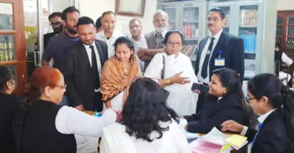 ભરૂચ જિલ્લા બાર એસોસિએશનની ચૂંટણીમાં ત્રિપાંખિયો જંગ ખેલાયો હતો