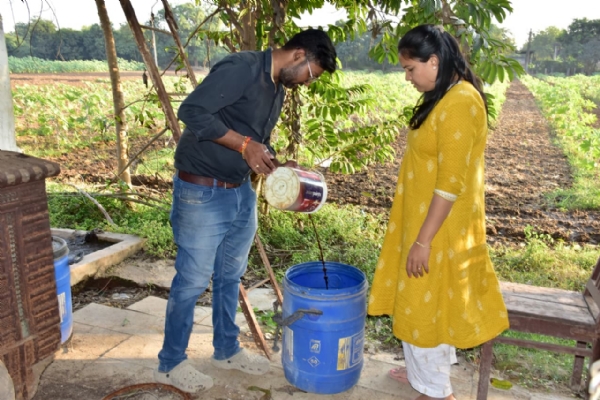 પ્રાકૃતિક ખેતી અને મિલેટ્સના વાવેતર થકી આત્મનિર્ભરતાનો રાહ કંડારતો પાદરાનો ખેડૂત પરિવાર