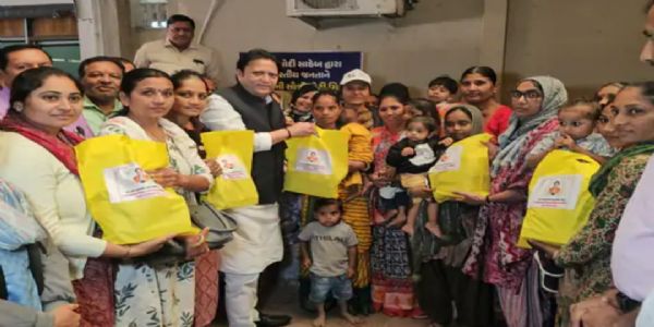 સિદ્ધપુરમાં કુપોષિત બાળકોને પોષણ કિટ વિતરણ કરવામાં આવી