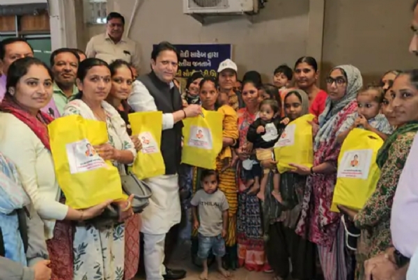 સિદ્ધપુરમાં કુપોષિત બાળકોને પોષણ કિટ વિતરણ સિદ્ધપુરમાં કુપોષિત બાળકોને પોષણ કિટ વિતરણ