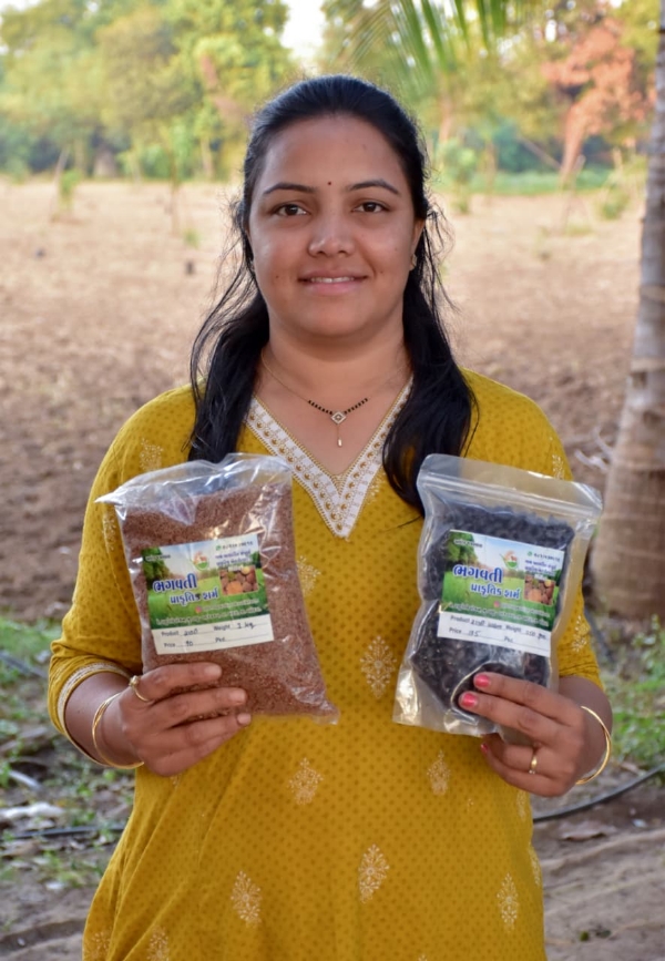 પ્રાકૃતિક ખેતી અને મિલેટ્સના વાવેતર થકી આત્મનિર્ભરતાનો રાહ કંડારતો પાદરાનો ખેડૂત પરિવાર