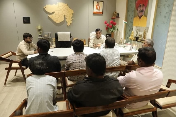 ખાખરિયા ગામના પાણી પ્રશ્ને આગેવાનોની ધારાસભ્ય જનકભાઈ તળાવિયા સાથે મુલાકાત, તાત્કાલિક ઉકેલ માટે સૂચના