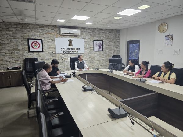 પોરબંદર જિલ્લાના મુખ્ય જિલ્લા ચૂંટણી અધિકારીની અધ્યક્ષતામાં માન્યતા પ્રાપ્ત રાજકીય પક્ષો સાથે બેઠક યોજાઈ.