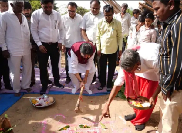 લવારા ગામે ₹10 લાખની નવીન સમાજવાડીનું ખાતમુહૂર્ત