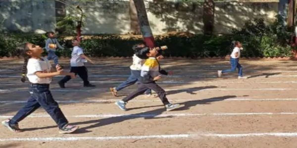 સિધ્ધપુરની યુનિવર્સલ પબ્લિક સ્કૂલમાં પૂર્વ પ્રાથમિક વિભાગના વિદ્યાર્થીઓ માટે વાર્ષિક રમોત્સવનું આયોજન કરવામાં આવ્યું