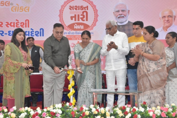 મહાનુભાવોની ઉપસ્થિતિમાં મેળો ખૂલ્લો મૂકાયો