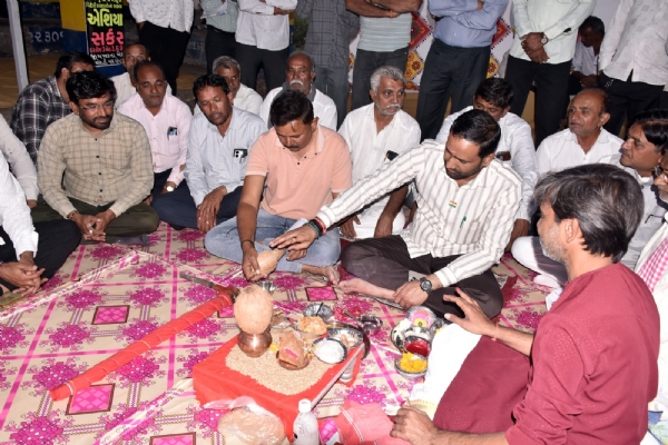 ચાડિયા–લાપાળિયા રોડ પર રૂ. 2.70 કરોડના કામનું ખાતમુહૂર્ત, ખેડૂતોના ખાતામાં રૂ. 575 કરોડ જમા