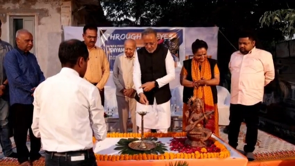 યુવા ફોટોગ્રાફરના ફોટો નું પ્રદર્શન યોજાયું.