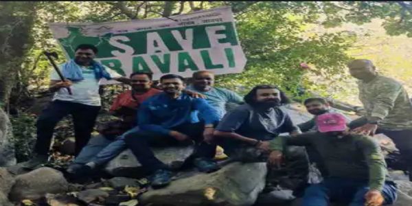 માઉન્ટ આબુમાં ટ્રેકિંગ દ્વારા પાટણના યુવાનોનું ‘સેવ અરવલ્લી’ સમર્થન