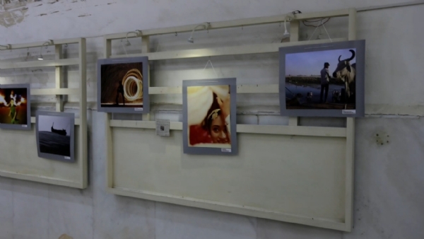 યુવા ફોટોગ્રાફરના ફોટો નું પ્રદર્શન યોજાયું.