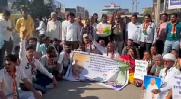 પાટણમાં મનરેગા મુદ્દે કોંગ્રેસનું ઉગ્ર વિરોધ, ચક્કાજામ બાદ આગેવાનો ડિટેન