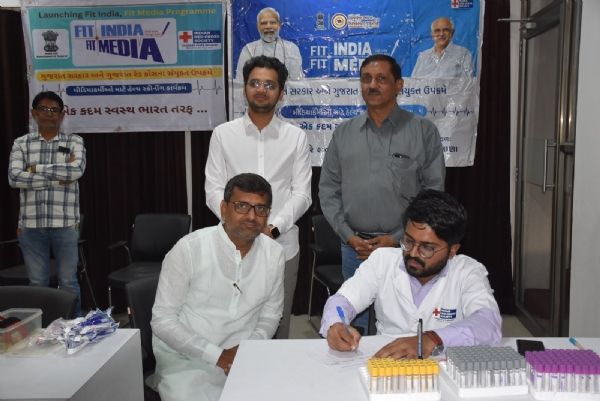 લોકશાહીના ચોથા સ્તંભના સ્વાસ્થ્ય માટે સંવેદનશીલ પહેલ: મહેસાણામાં ‘ફિટ ઈન્ડિયા – ફિટ મીડિયા’ મેગા હેલ્થ ચેકઅપ કેમ્પ