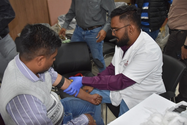 લોકશાહીના ચોથા સ્તંભના સ્વાસ્થ્ય માટે સંવેદનશીલ પહેલ: મહેસાણામાં ‘ફિટ ઈન્ડિયા – ફિટ મીડિયા’ મેગા હેલ્થ ચેકઅપ કેમ્પ