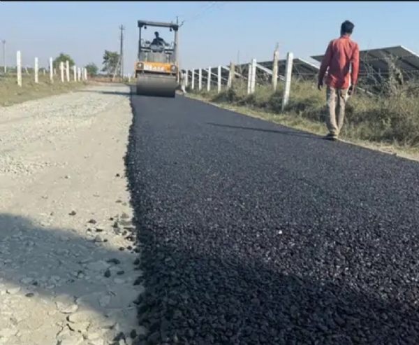 સાંતલપુરમાં વાઘપુરા–નલિયા–કામલપુર રોડનું રીસરફેસિંગ કાર્ય ચાલુ