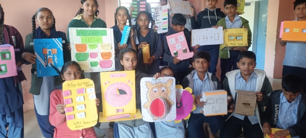 મહેસાણાના નંદાસણ નજીકના લક્ષ્મીપુરા ગામમાં પ્રાથમિક શાળામાં રાષ્ટ્રીય ગણિત દિવસની ઉત્સાહભરી ઉજવણી