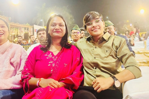 વાલિયાના આદિવાસી ખેડૂતની દીકરીને ગુજરાત સિને મીડિયા એવોર્ડથી કરાય સન્માનિત