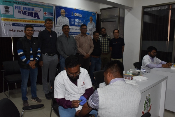 લોકશાહીના ચોથા સ્તંભના સ્વાસ્થ્ય માટે સંવેદનશીલ પહેલ: મહેસાણામાં ‘ફિટ ઈન્ડિયા – ફિટ મીડિયા’ મેગા હેલ્થ ચેકઅપ કેમ્પ
