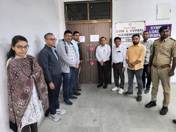 મહેસાણા જિલ્લામાં ઈવીએમ/વીવીપેટ વેરહાઉસનું ત્રિમાસિક આંતરિક નિરીક્ષણ